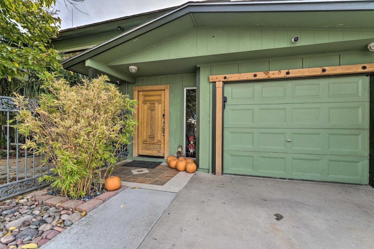 Vegas Oasis Home With Pool And Spa 7 Miles To Strip Las Vegas Eksteriør bilde